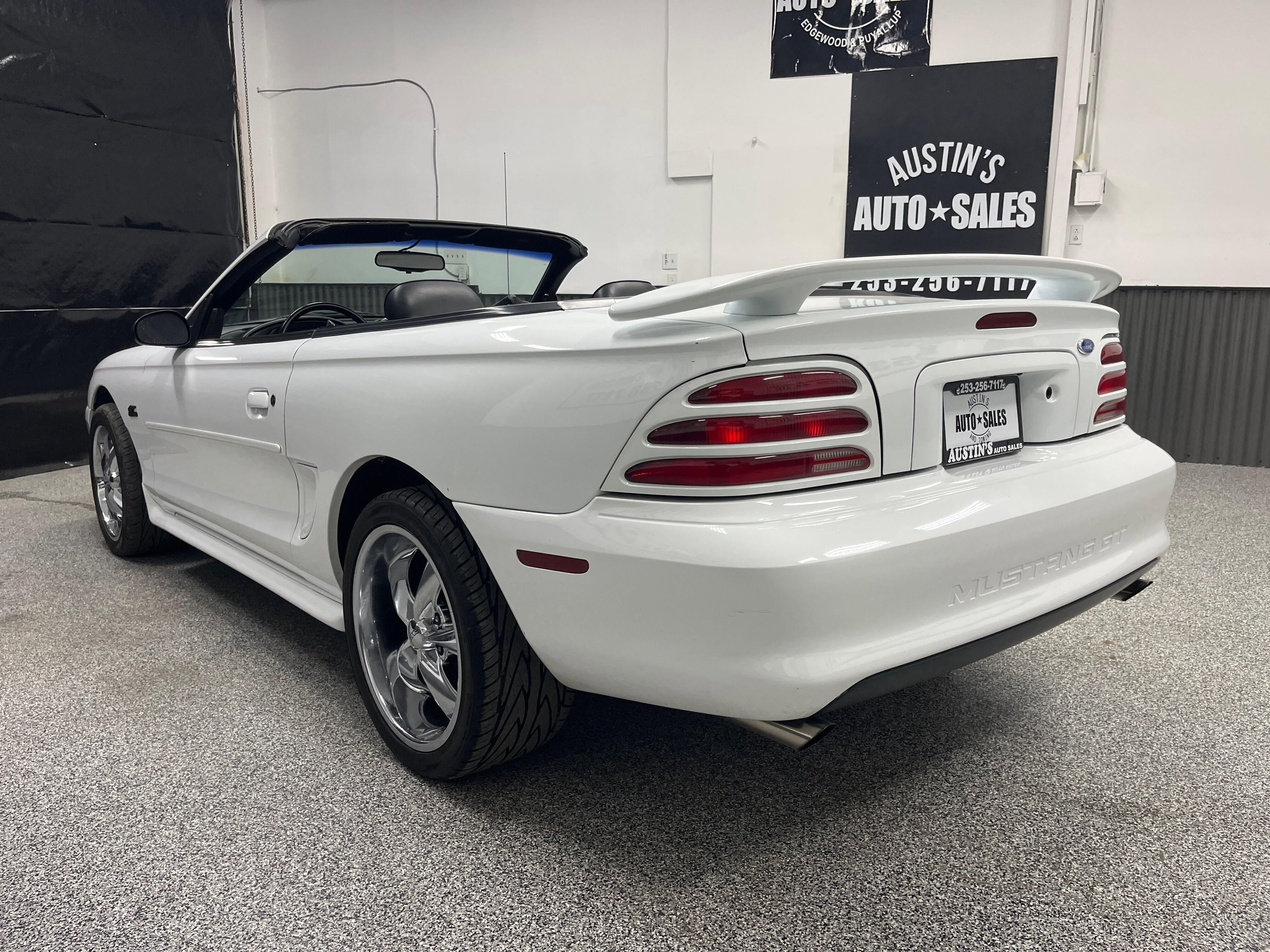 Used 1995 Ford Mustang GT RWD image 12
