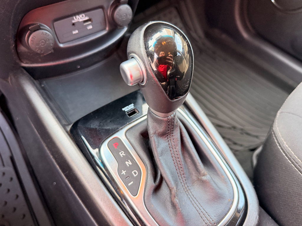 Used 2012 Kia Soul + w/ Audio Pkg FWD image 21
