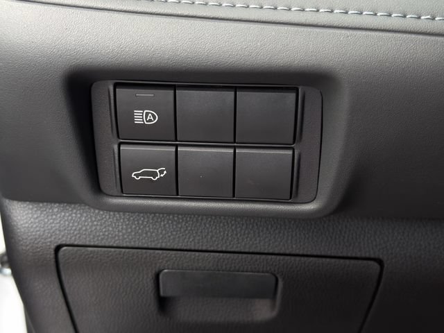 Used 2023 Toyota Highlander XLE AWD/4WD image 23