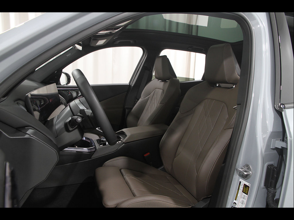 Used 2026 BMW X3 xDrive30i w/ Premium Package AWD/4WD image 5