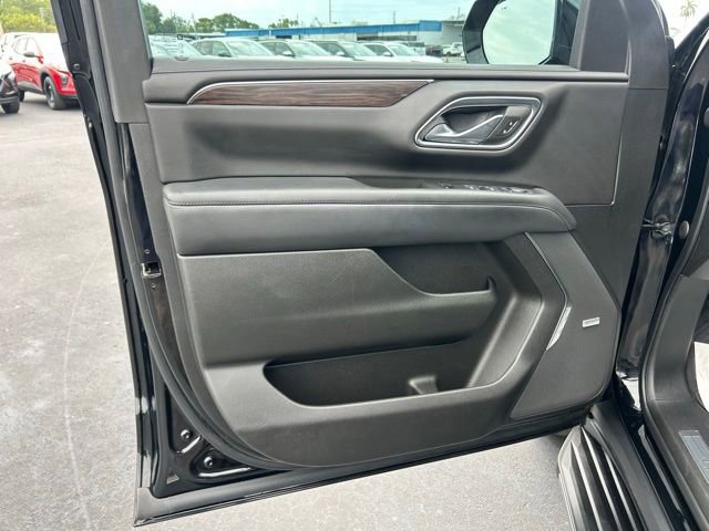 Used 2023 Chevrolet Tahoe LT w/ Luxury Package AWD/4WD image 12