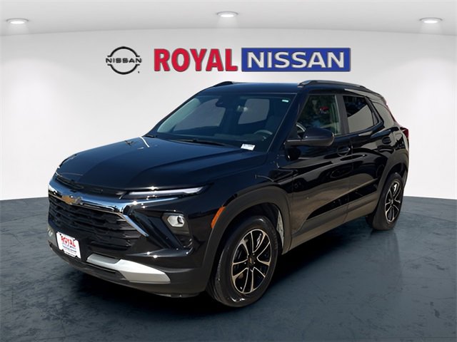 Used 2025 Chevrolet TrailBlazer LT image 3