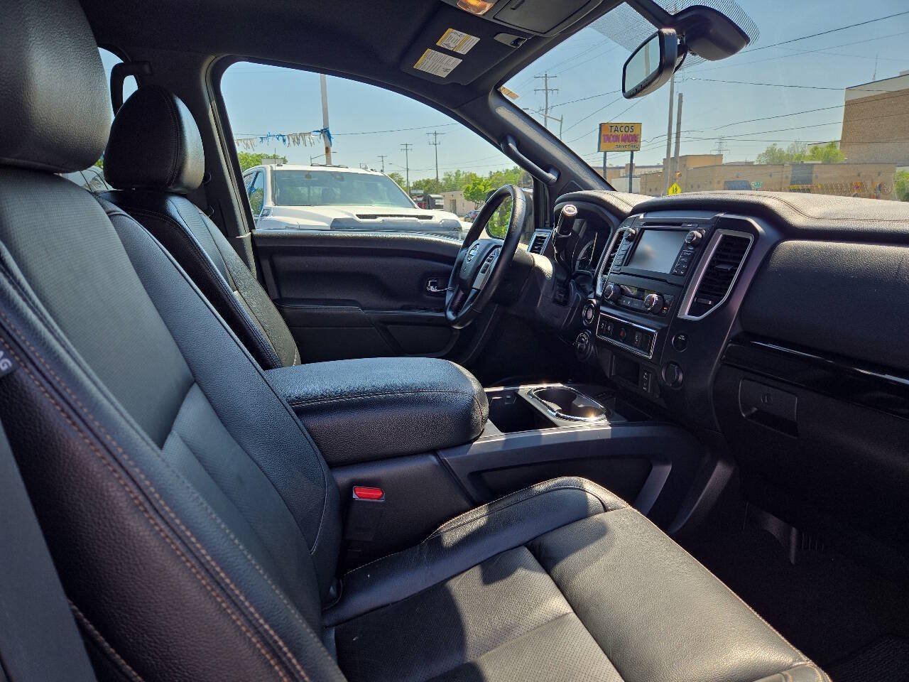 Used 2018 Nissan Titan SL w/ Midnight Edition AWD/4WD image 13