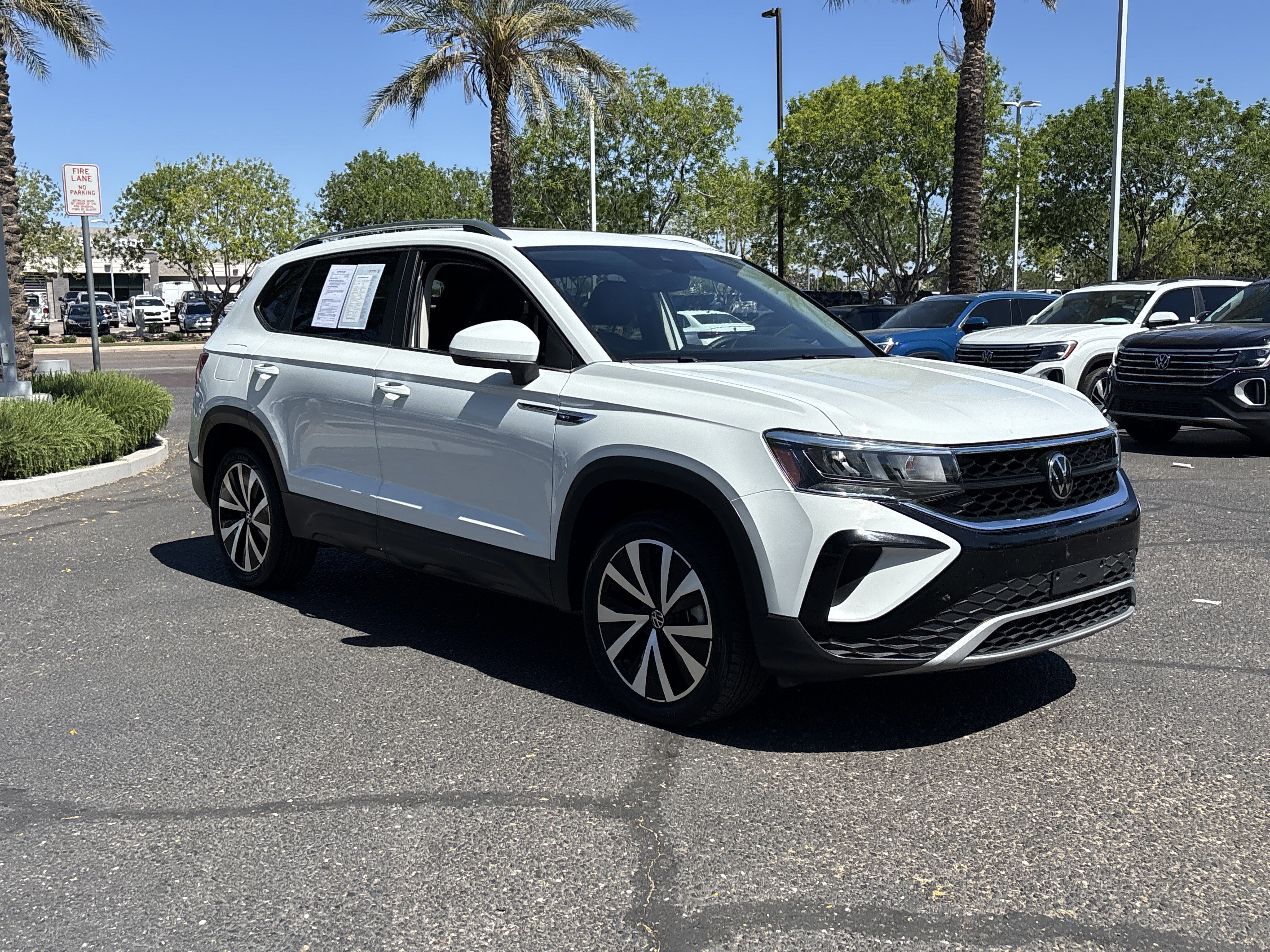 Used 2023 Volkswagen Taos SE w/ Panoramic Sunroof Package image 6