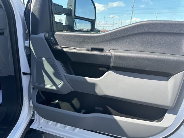 Used 2024 Ford F450 XL w/ XL Chrome Package image 13