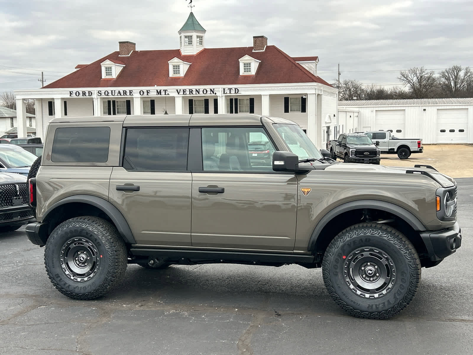 New 2025 Ford Bronco Badlands image 6