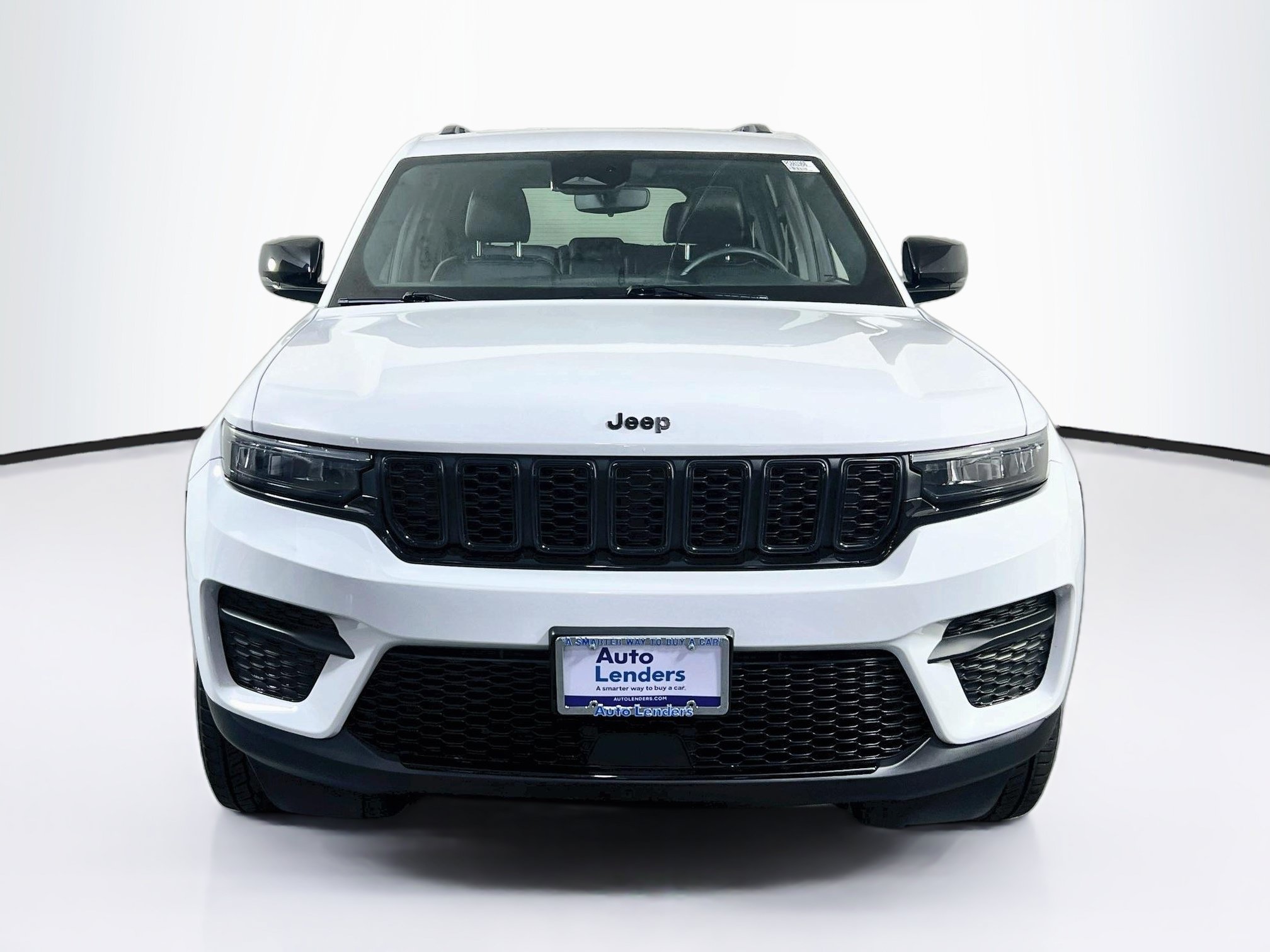 Used 2023 Jeep Grand Cherokee Altitude AWD/4WD image 2