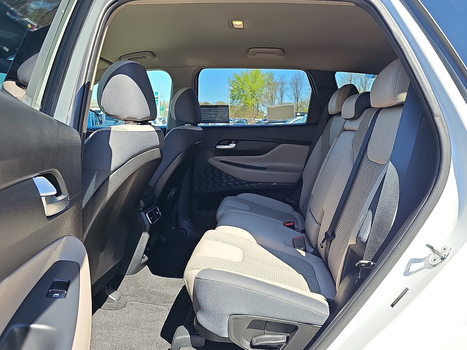 Used 2023 Hyundai Santa Fe SEL AWD/4WD image 10