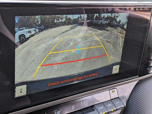 Used 2025 Toyota Camry SE image 13