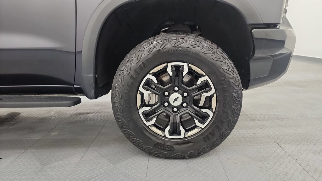 Used 2022 Chevrolet Silverado 1500 ZR2 w/ Technology Package AWD/4WD image 26