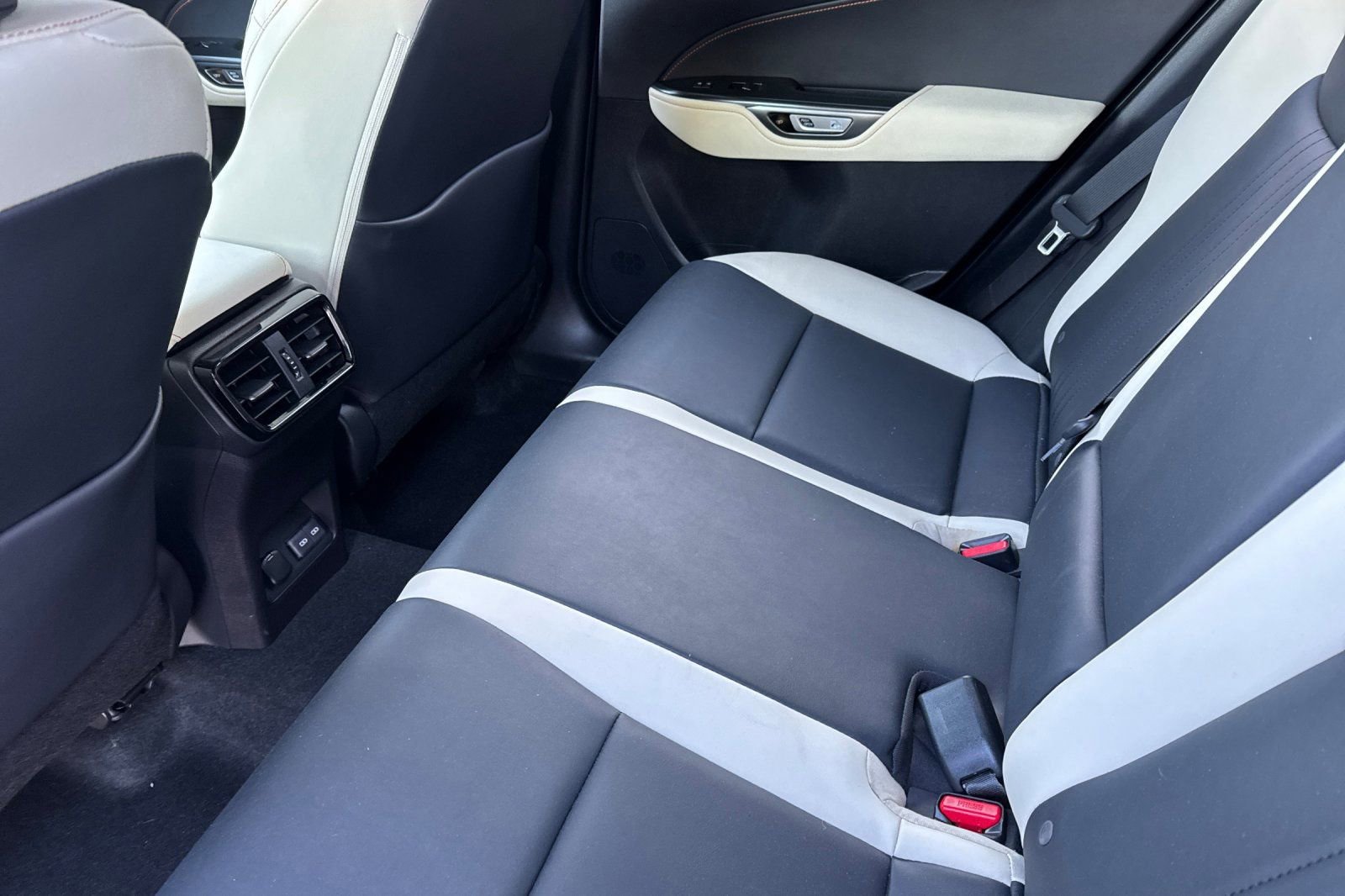 Used 2023 Lexus NX 250 FWD image 12