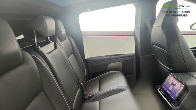 Used 2024 Tesla Cybertruck AWD Crew Cab image 23