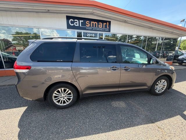 Used 2013 Toyota Sienna XLE FWD image 8