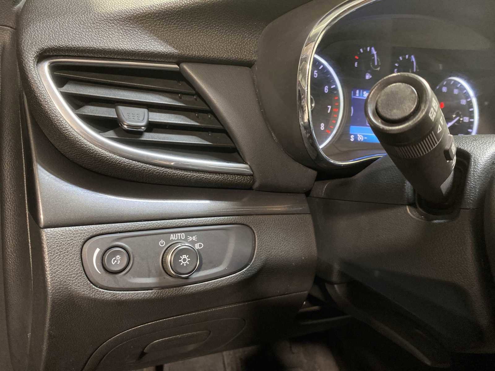 Used 2019 Buick Encore Preferred image 24