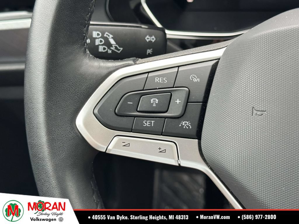 Used 2023 Volkswagen Jetta SE w/ Panoramic Sunroof Package FWD image 23