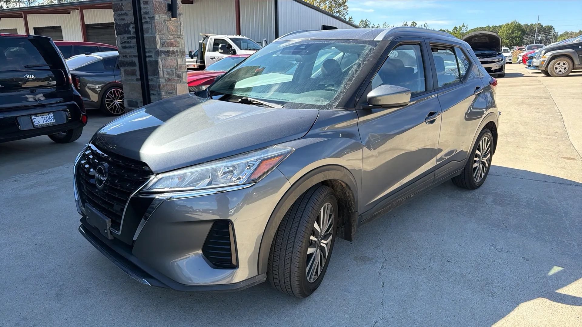 Used 2023 Nissan Kicks SV