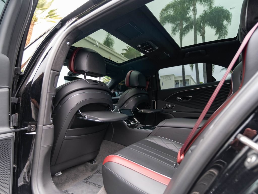 Used 2024 Bentley Flying Spur W12 AWD/4WD image 33