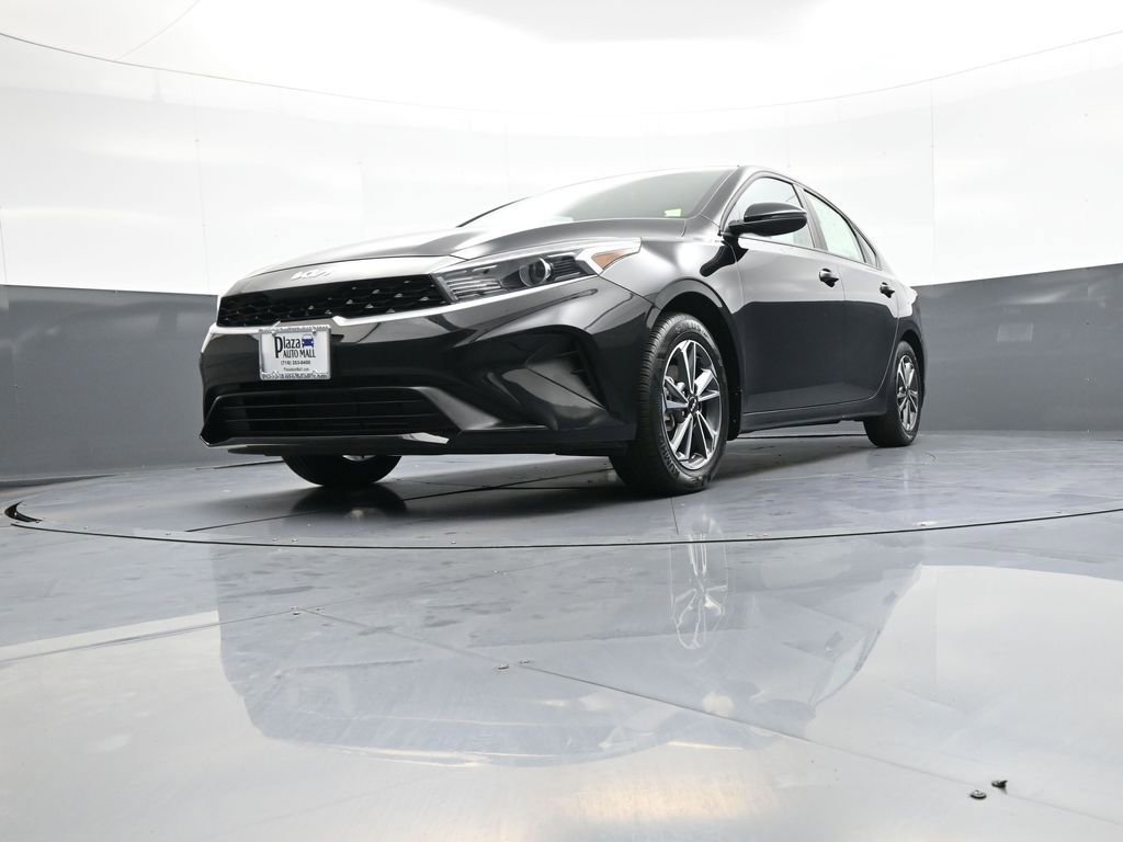 Certified 2023 Kia Forte LXS w/ LXS Technology Package FWD image 24