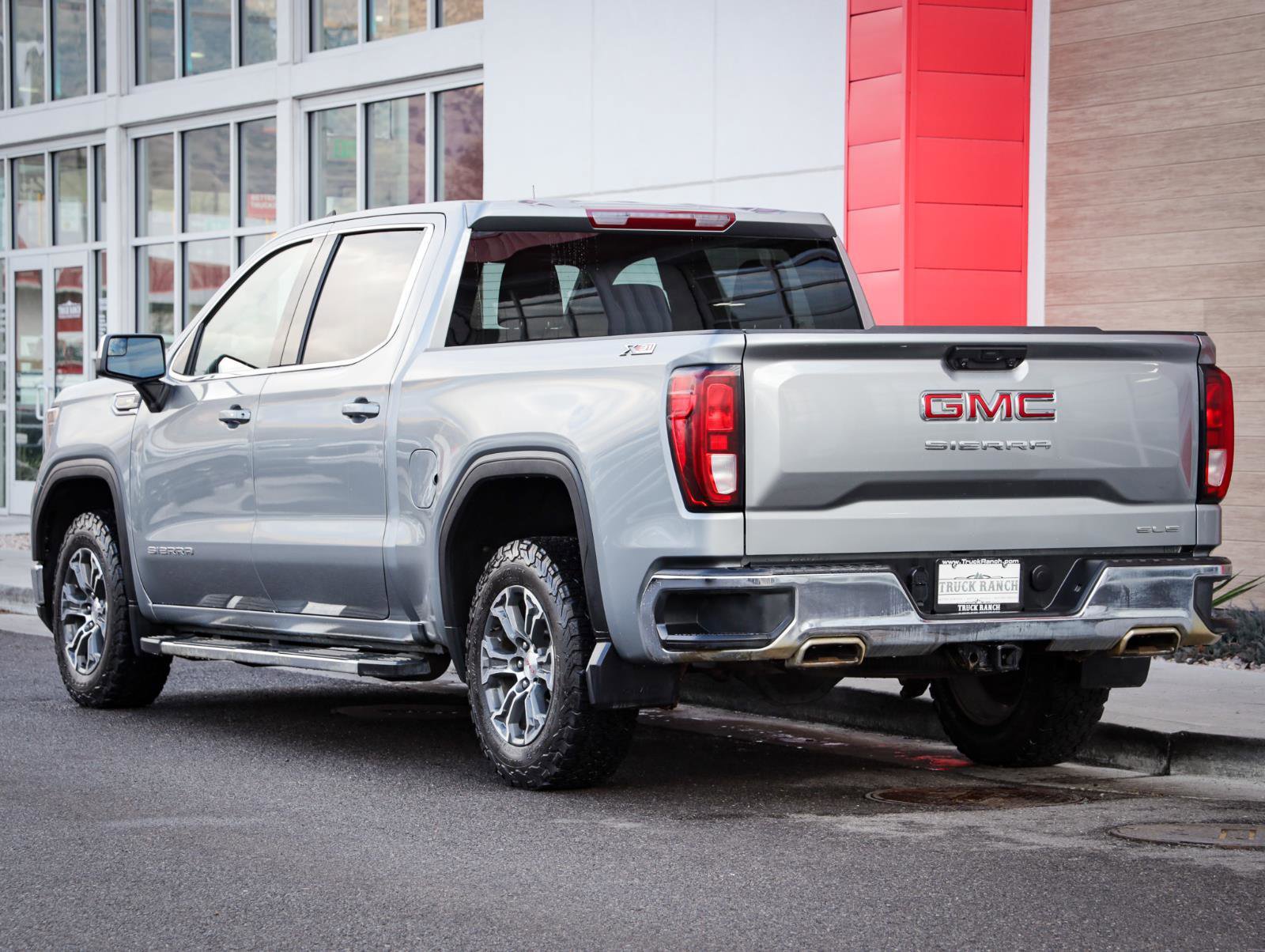 Used 2023 GMC Sierra 1500 SLE image 6