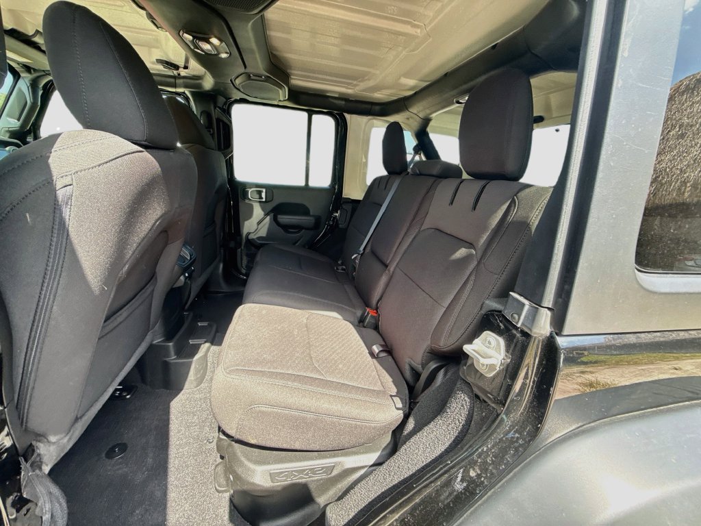 Certified 2023 Jeep Wrangler Unlimited w/ Cold Weather Group AWD/4WD image 27