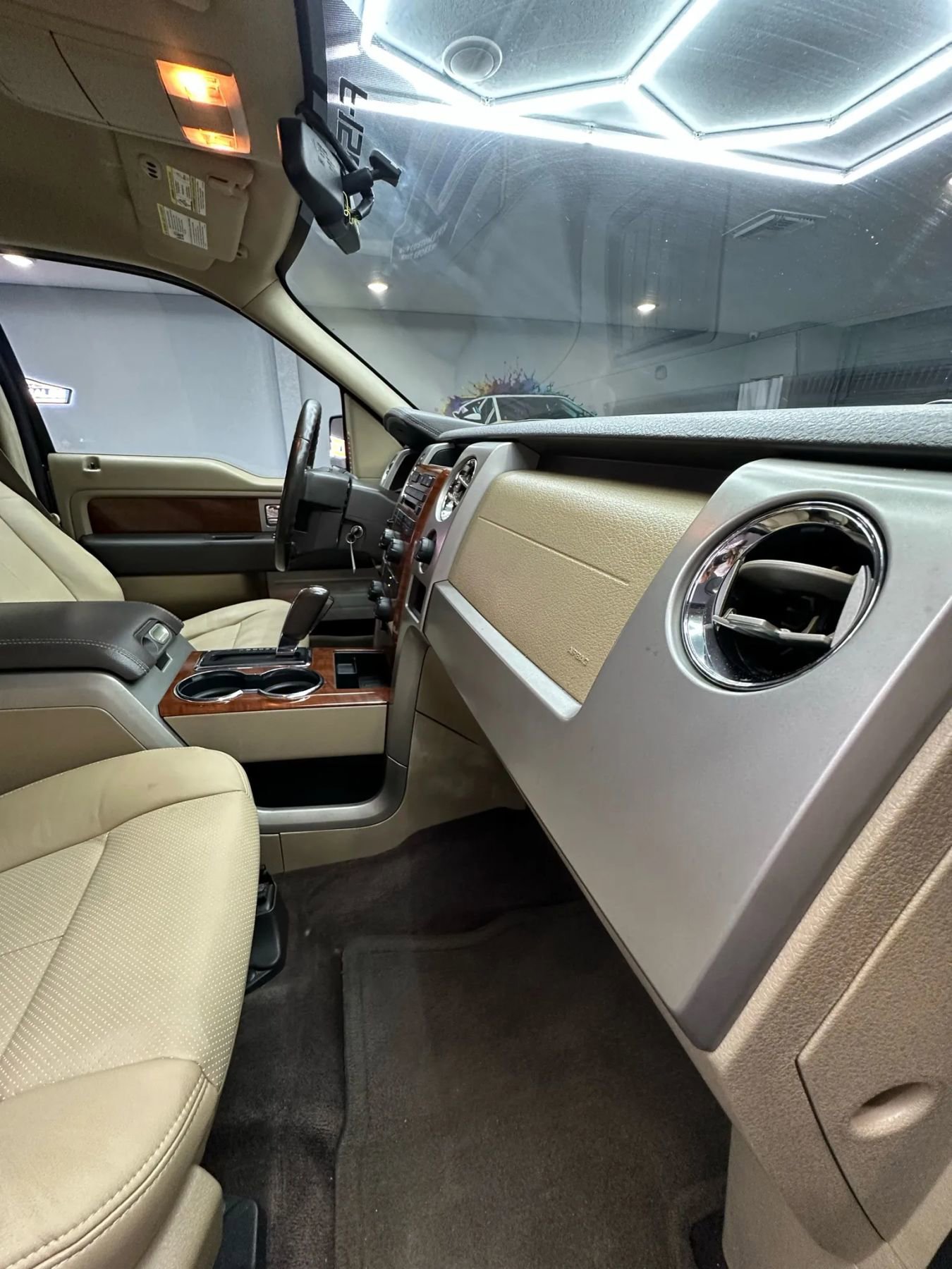 Used 2009 Ford F150 Lariat image 32