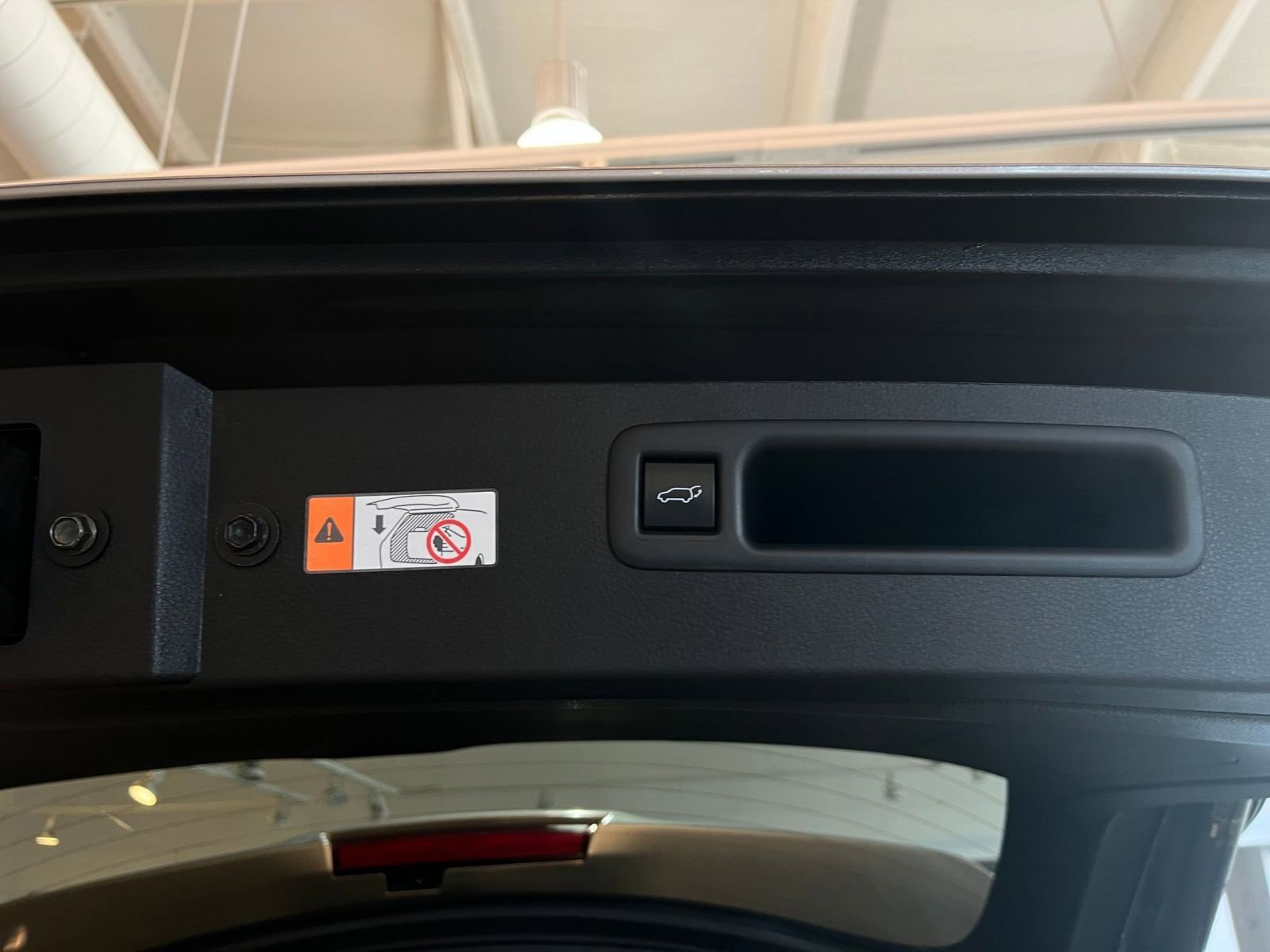 Used 2025 Toyota Highlander LE image 23