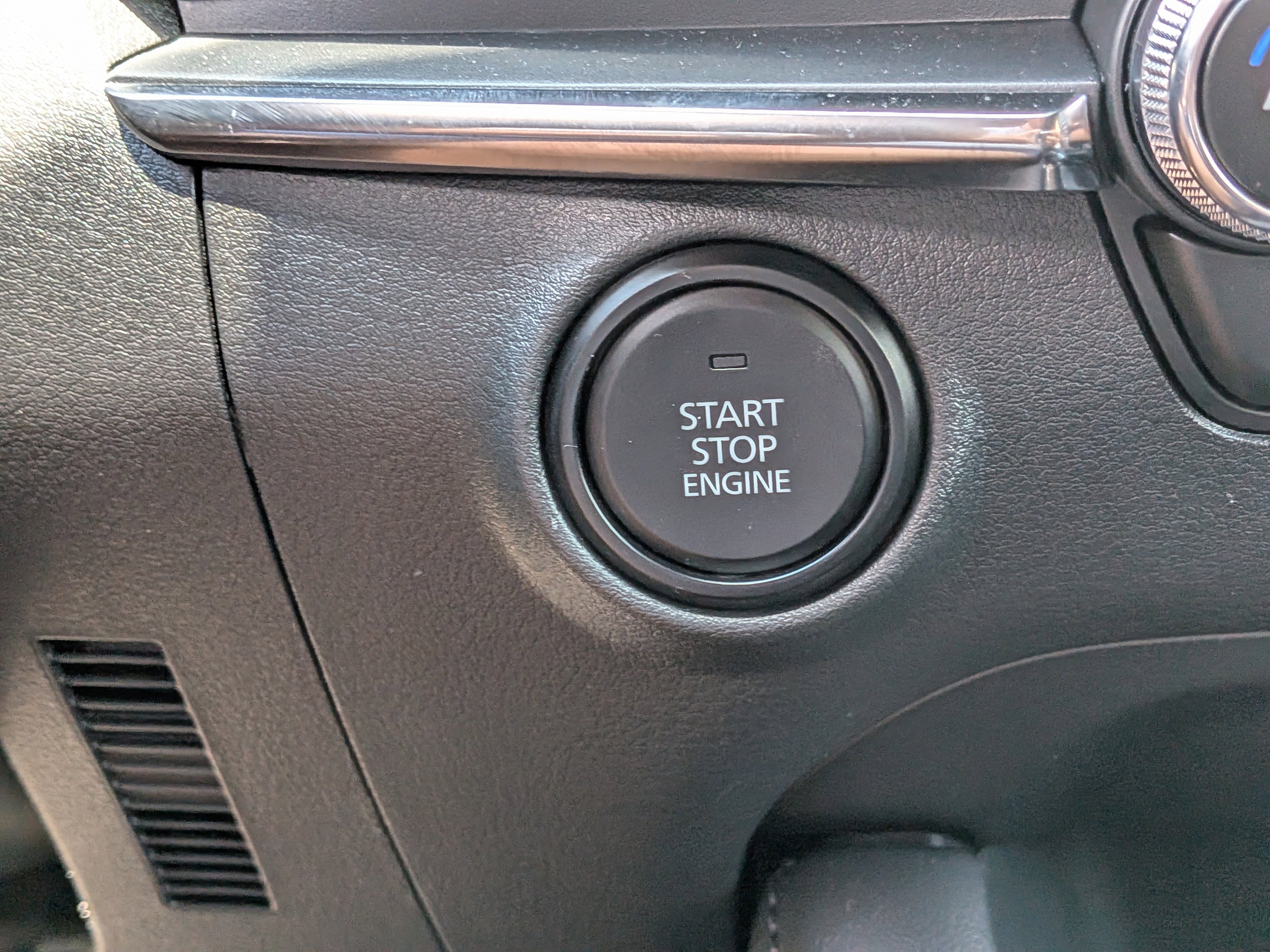 Used 2025 MAZDA MAZDA3 2.5 S Hatchback w/ Premium Pkg image 28