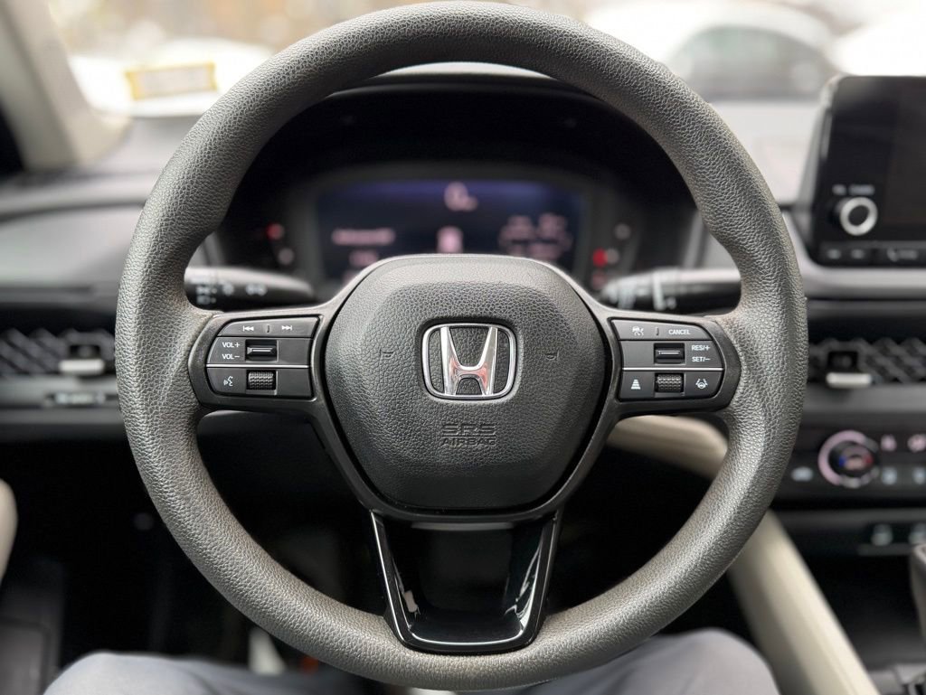 Used 2023 Honda Accord EX image 9