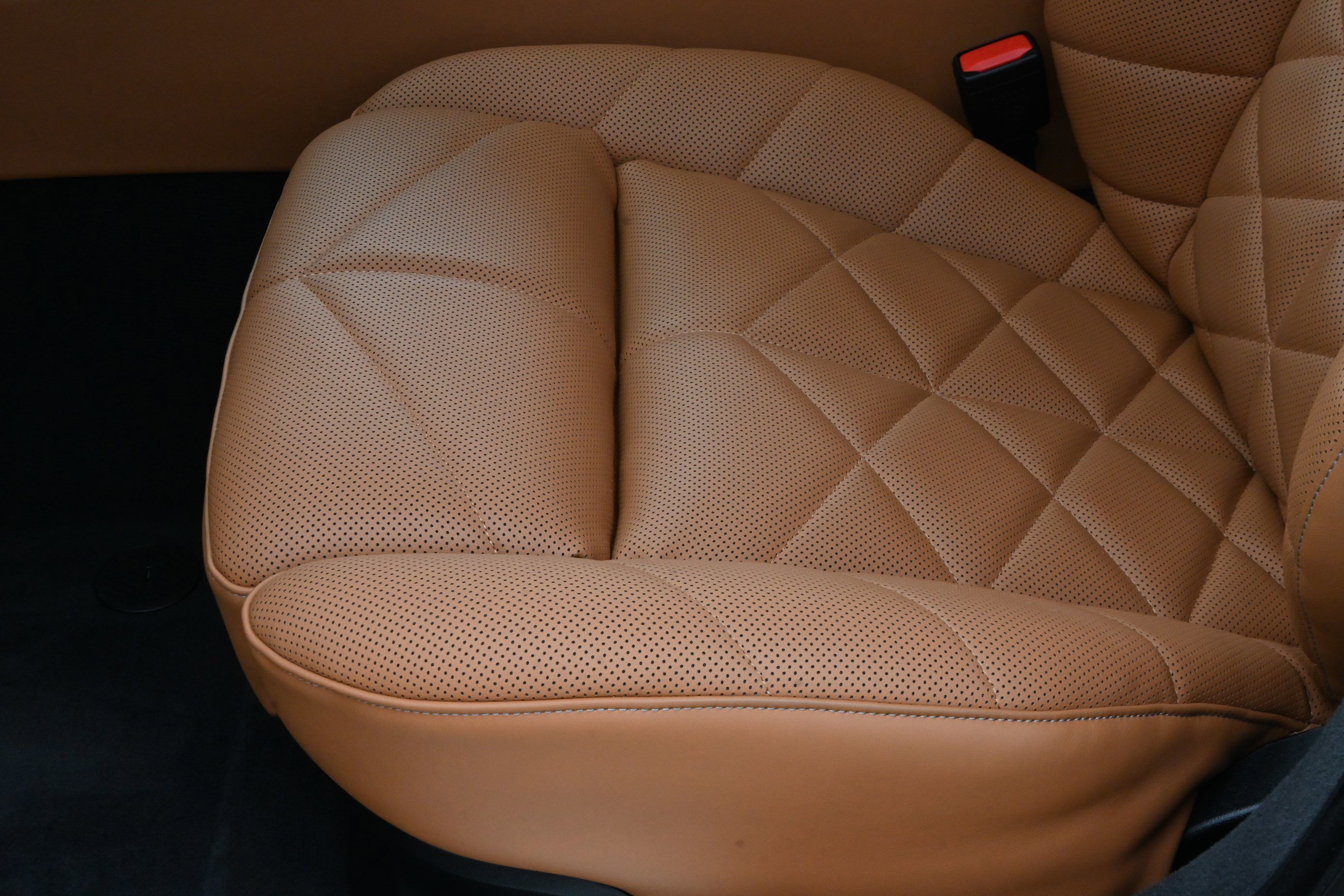 Certified 2023 BMW 740i w/ Parking Assistance Package image 32