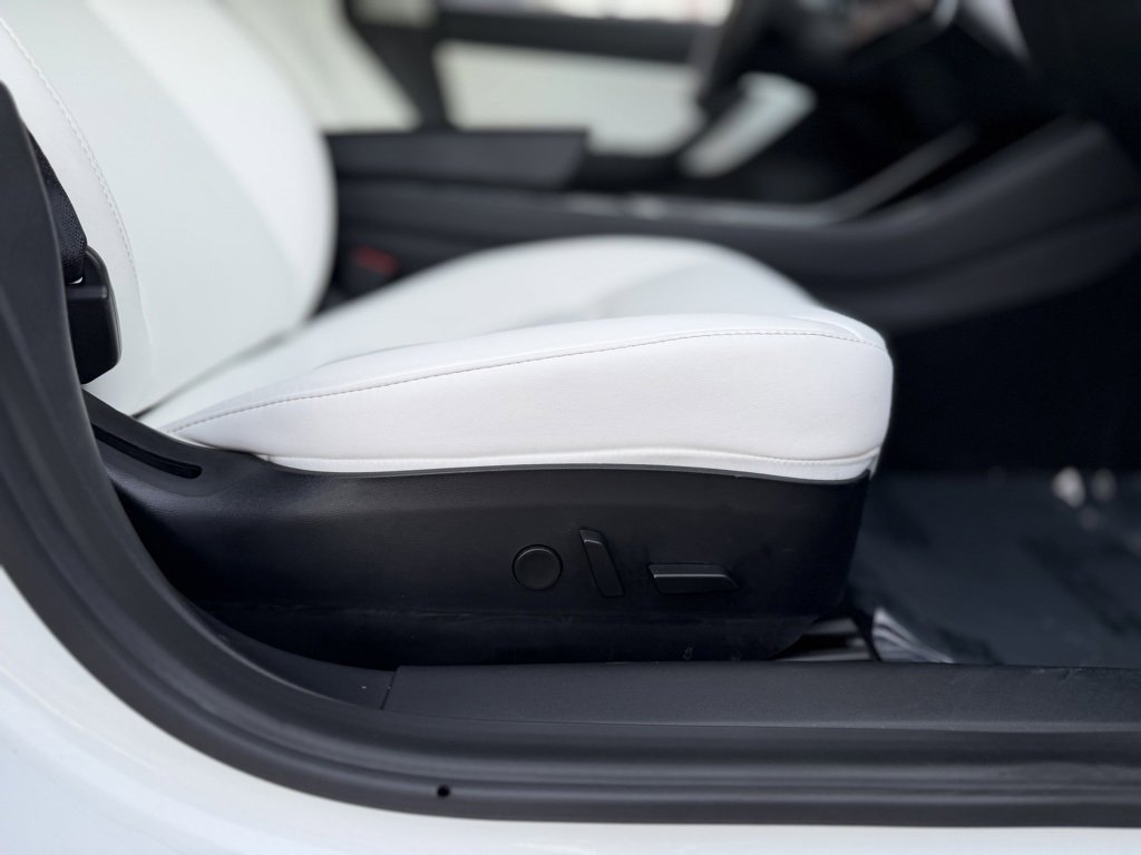 Used 2020 Tesla Model 3 Standard Range Plus image 35