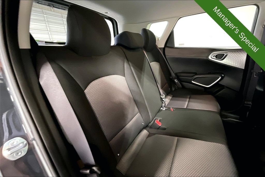 Used 2025 Kia Soul LX w/ LX Technology Package FWD image 32