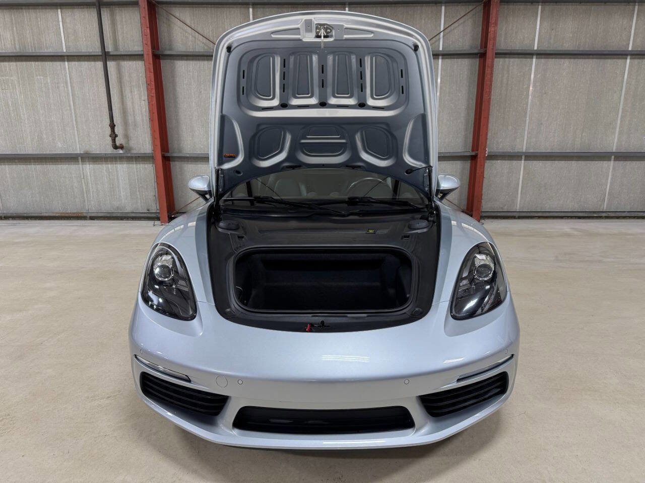 Used 2018 Porsche 718 Cayman Base 2dr Coupe image 25