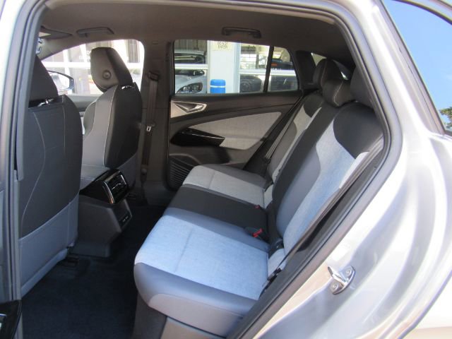 Used 2023 Volkswagen ID.4 2WD image 18