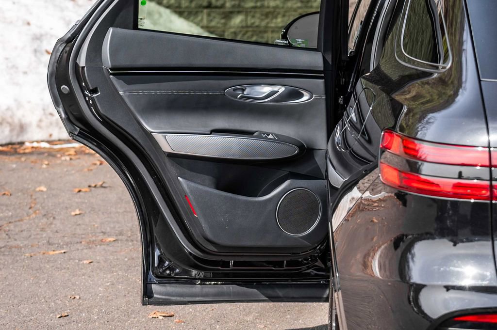 Used 2025 Genesis GV70 3.5T Sport image 18