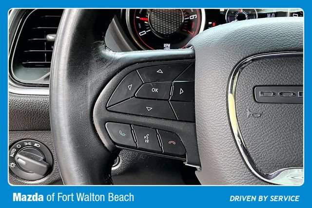 Used 2019 Dodge Challenger SXT RWD image 9