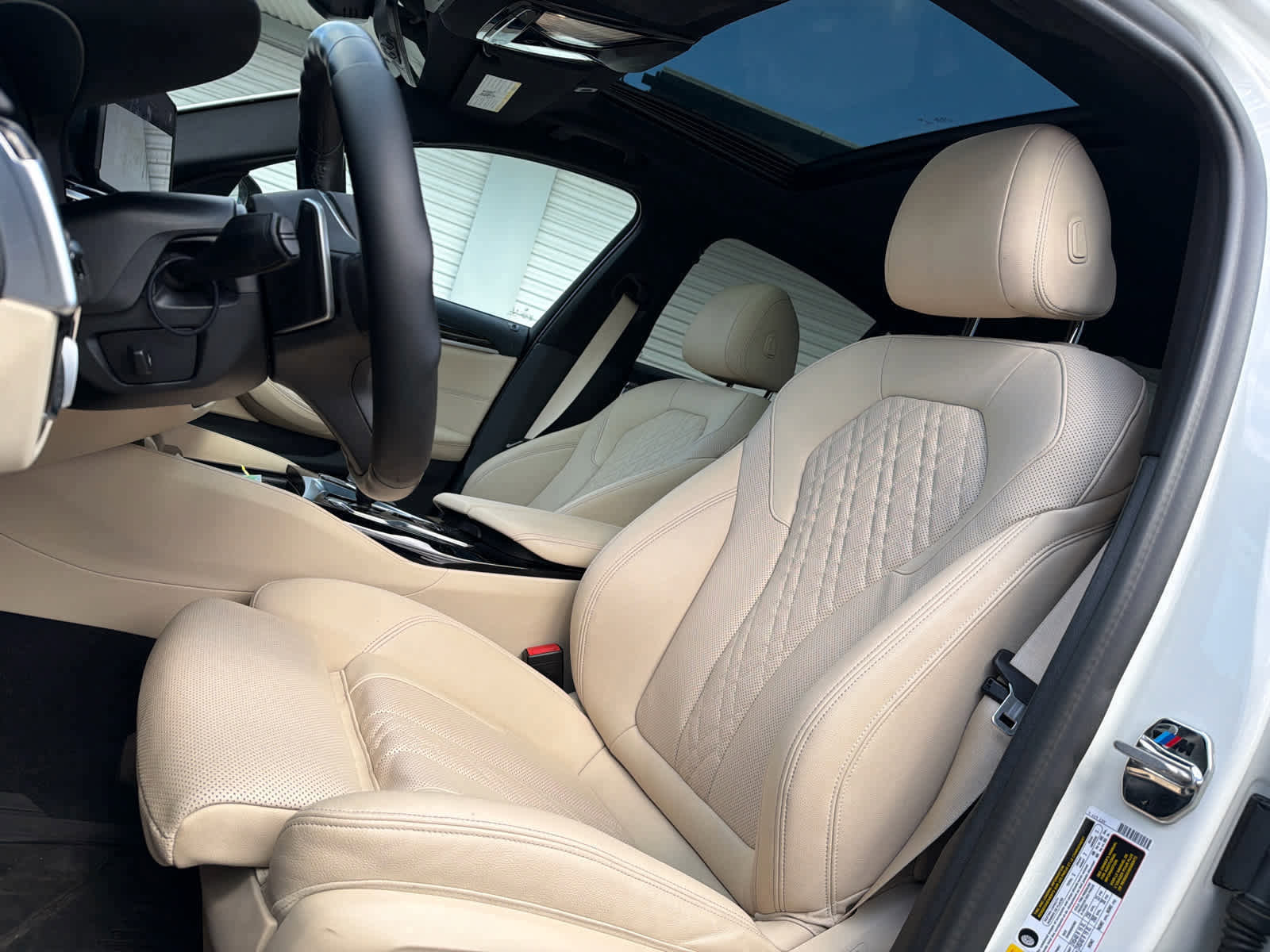 Used 2021 BMW 530i xDrive w/ M Sport Package image 17