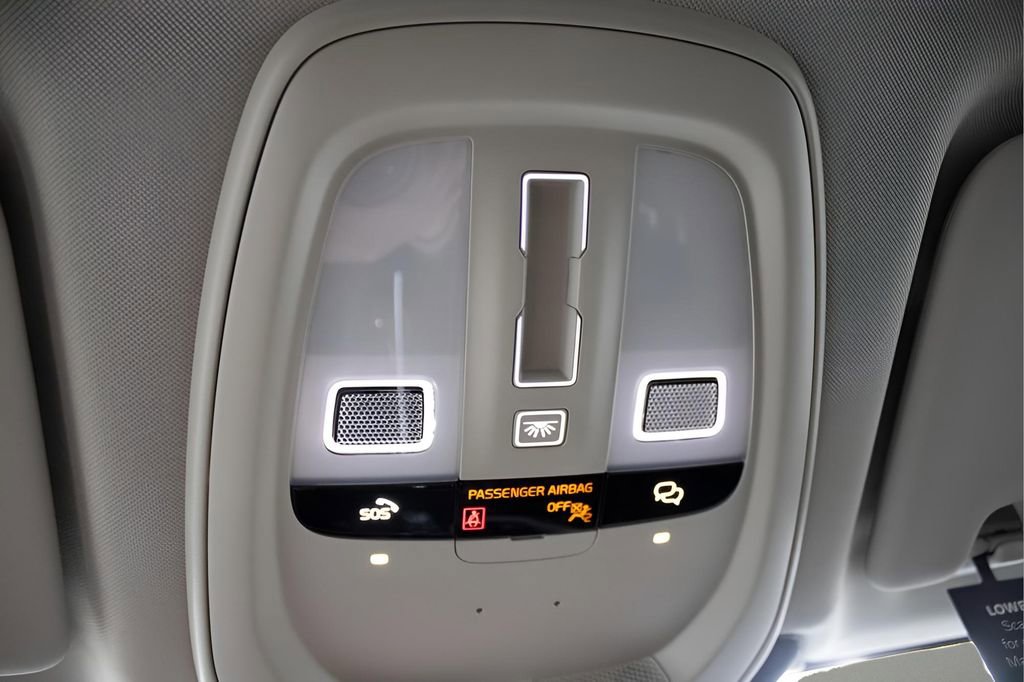 Certified 2025 Volvo XC60 T8 Plus w/ Protection Package Premier image 29