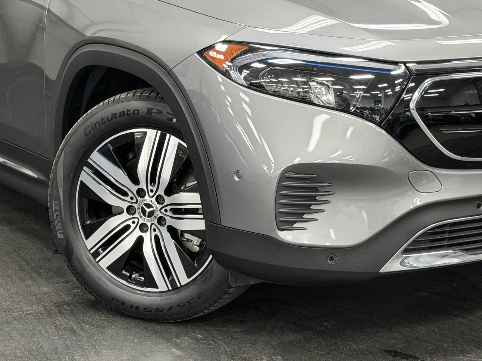 Certified 2023 Mercedes-Benz EQB 300 4MATIC image 4