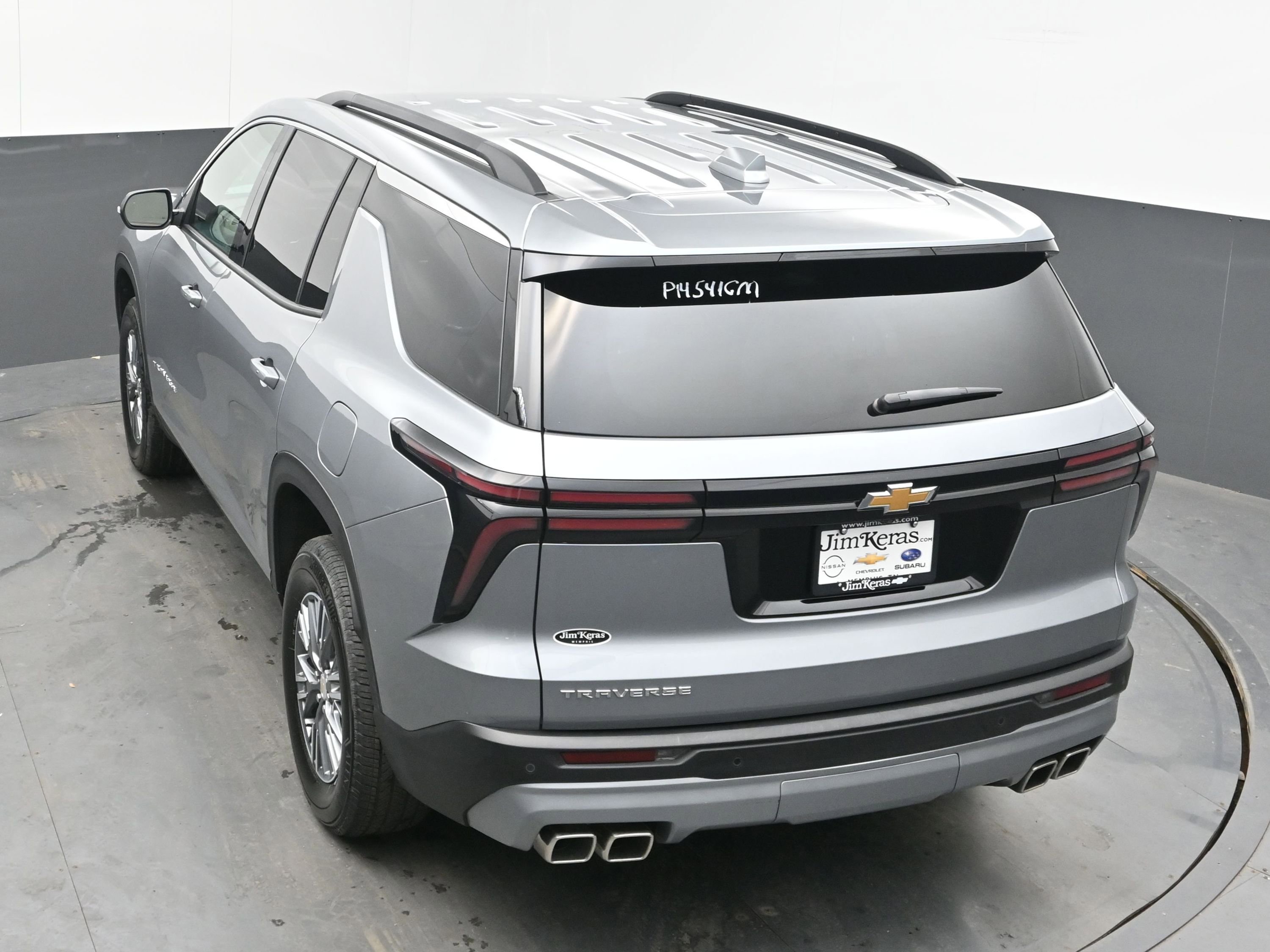 Used 2025 Chevrolet Traverse LT image 33