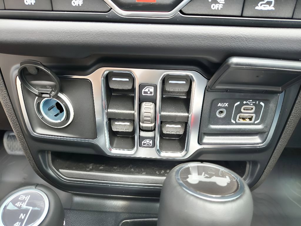 New 2025 Jeep Wrangler Sahara image 21