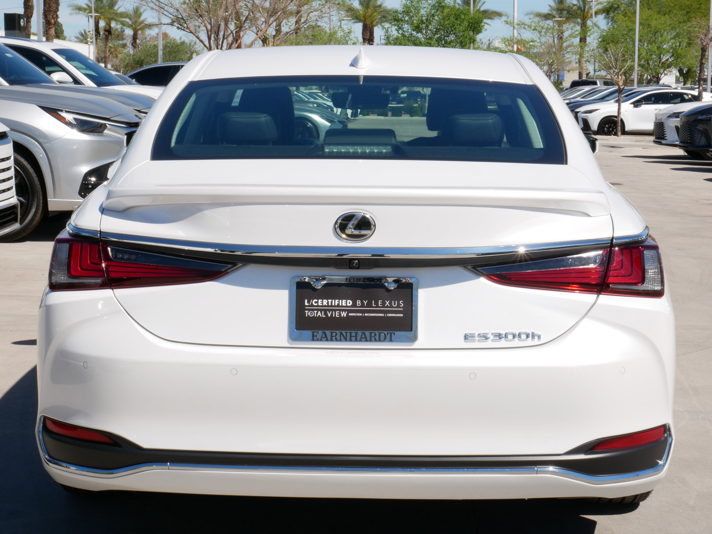 Certified 2025 Lexus ES 300h w/ Premium Package image 7