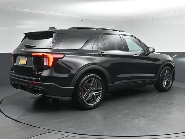 Certified 2025 Ford Explorer ST AWD/4WD image 7