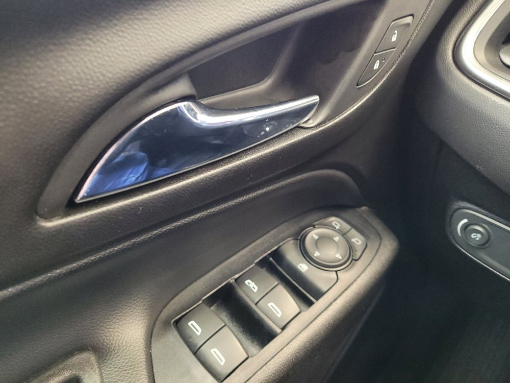 Used 2018 Chevrolet Equinox LT FWD image 27
