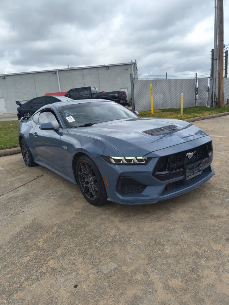 Used 2024 Ford Mustang GT Premium w/ GT Performance Package RWD image 2