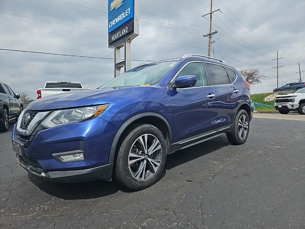 Used 2018 Nissan Rogue SL image 2