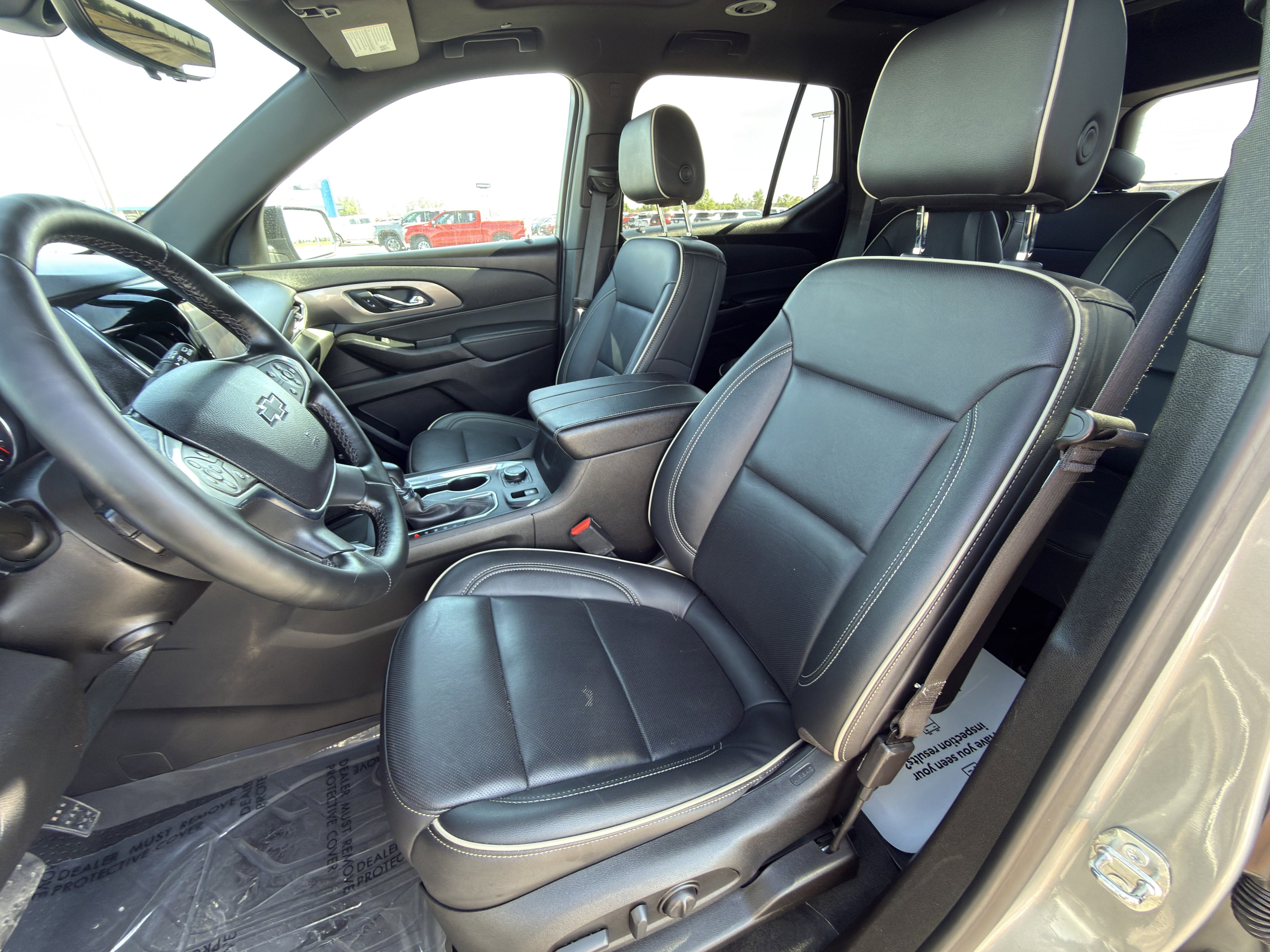 Used 2023 Chevrolet Traverse Premier w/ Redline Edition AWD/4WD image 9