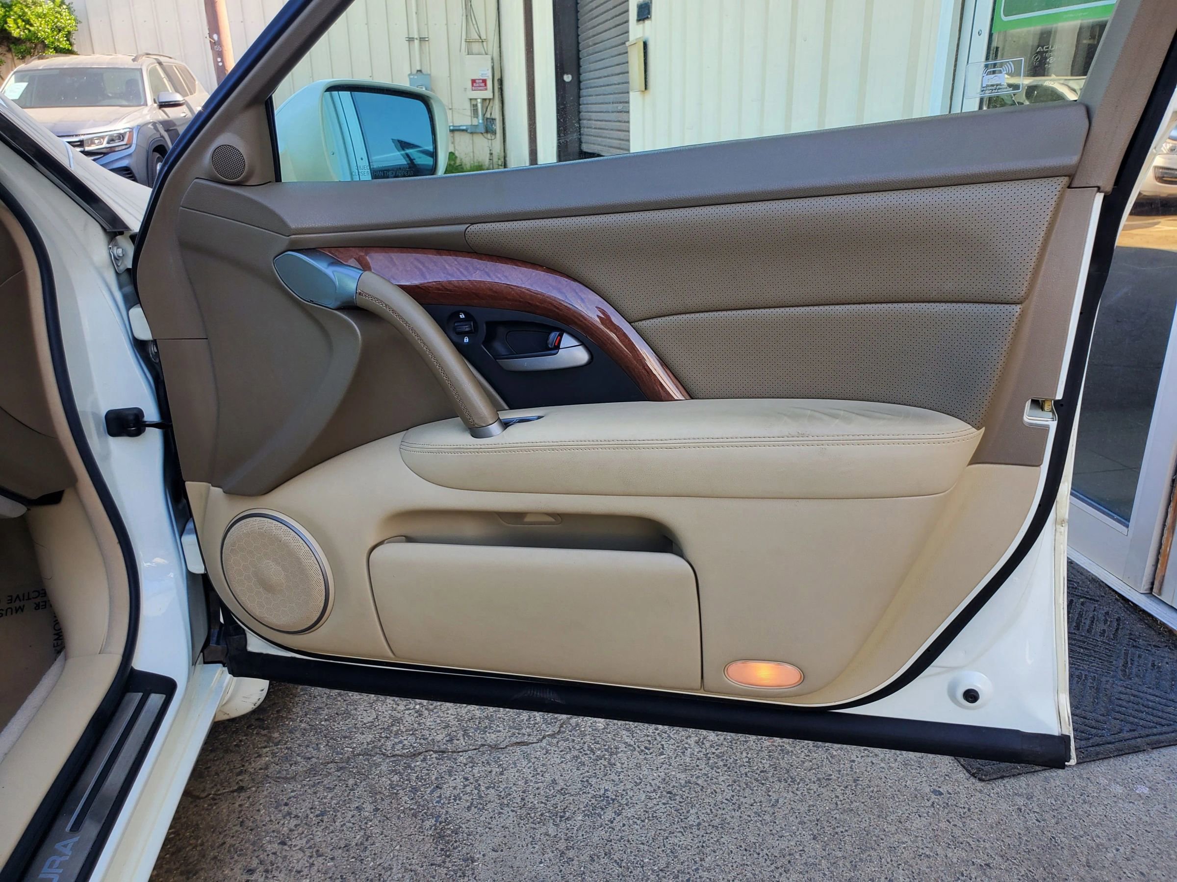 Used 2005 Acura RL AWD/4WD image 22