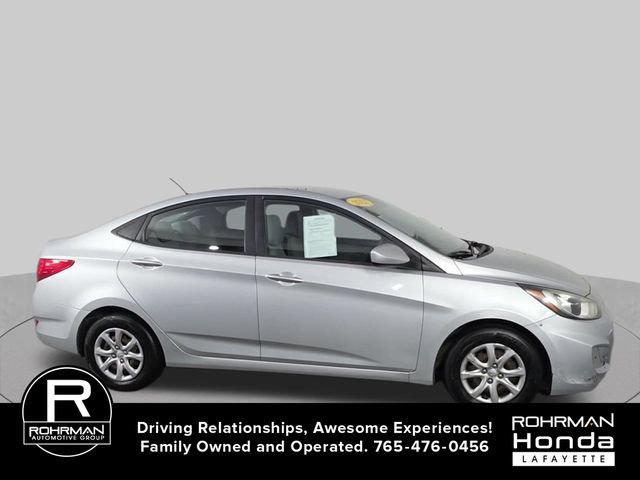 Used 2012 Hyundai Accent GLS FWD image 2