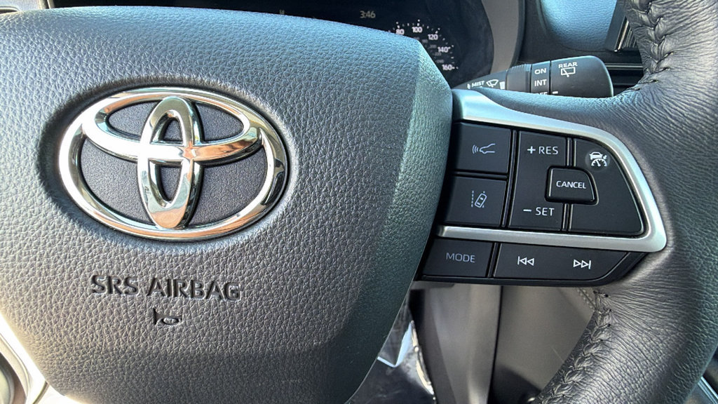 Used 2025 Toyota Sienna XLE FWD image 20