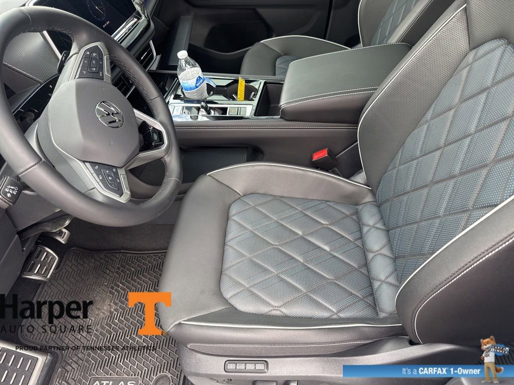 Used 2025 Volkswagen Atlas Cross Sport SEL Premium R-Line image 13